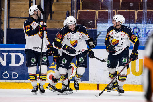 Djurgårdens Eric Gelinas jublar