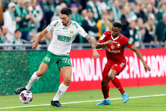 Hammarbys Nahir Besara och IFK Norrköpings Abdulrazaq Ishaq