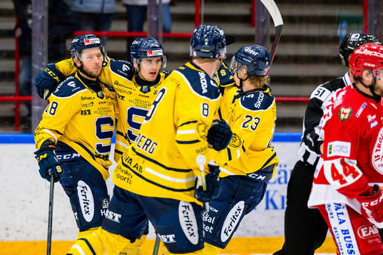 Södertäljes Andreas Hjelm jublar