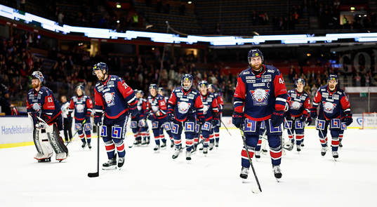 Linköpings spelare med Jonas Junland jublar