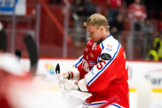 Timrås målvakt Sami Rajaniemi byts in