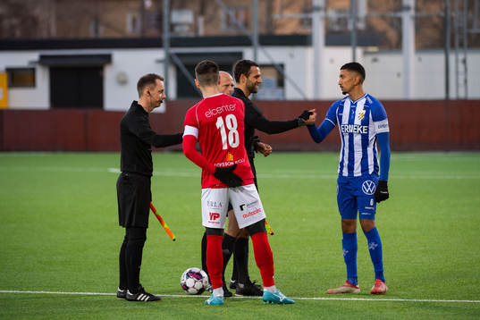 Norrbys Ivo Dominik Pekalski och IFK Göteborgs Amir