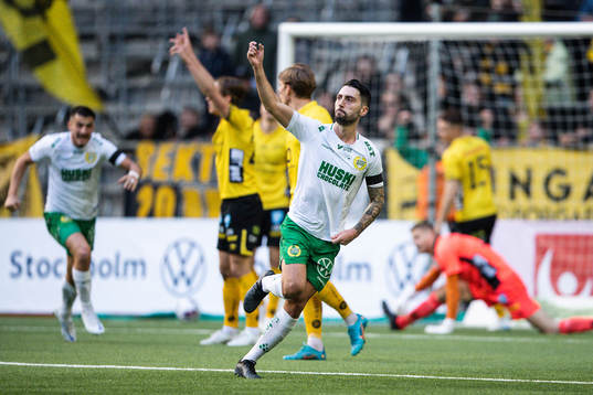Hammarbys Nahir Besara jublar efter 1-0