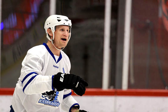 Icebreakers Jonathan Hedström jublar