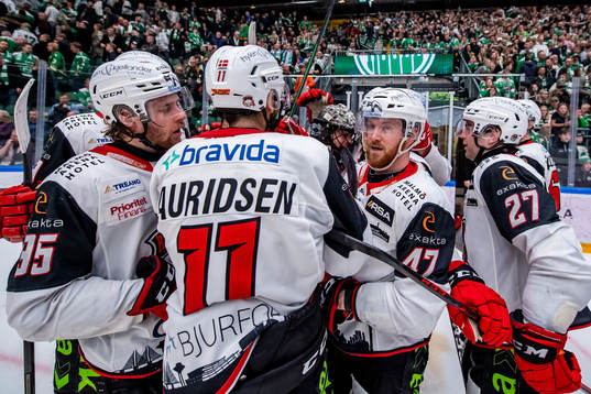 Malmö Redhawks Joakim Ryan jublar