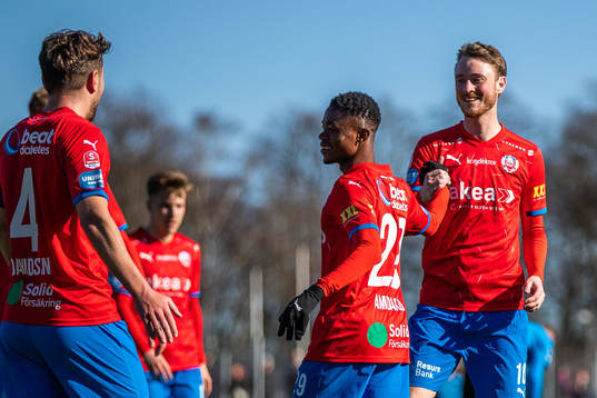 Helsingborgs Joseph Amoako och Rasmus Jönsson jublar efter 3-0