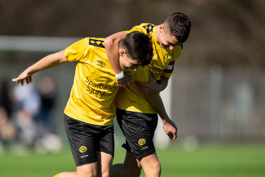 Elfsborgs Dion Rujkovci och Erdion Svarqa jublar