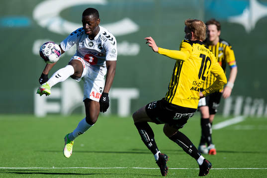 Odds Solomon Owusu och Häckens Jasse Tuominen