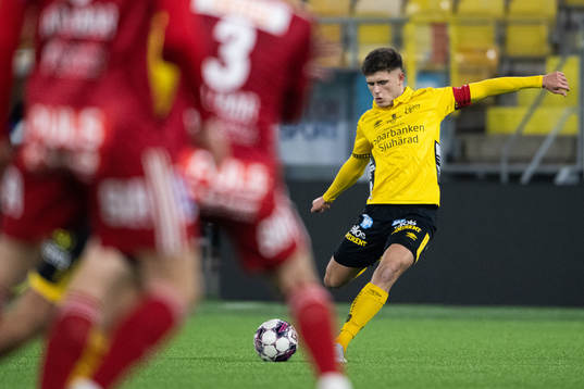 Elfsborgs Besfort Zeneli skjuter 3-0 på frispark