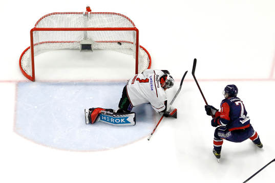 Linköpings Robert Lantosi gör mål -0 förbi Örebros