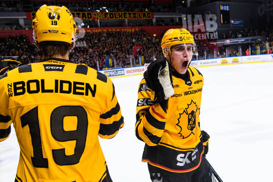 Skellefteås Linus Karlsson jublar