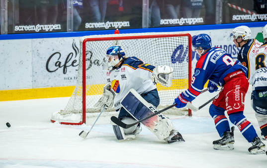 Djurgårdens målvakt Mantas Armalis och Oskarshamns Hampus