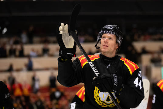 Brynäs Nicklas Danielsson jublar