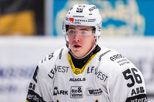 Västerås Alexander Lunsjö blöder från läppen