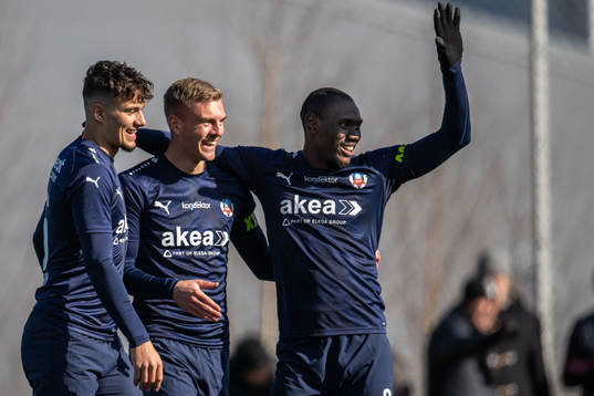 Helsingborgs Assad Al Hamlawi, Dennis Olsson och Ravy Tsouka-Dozi jublar efter 0-3