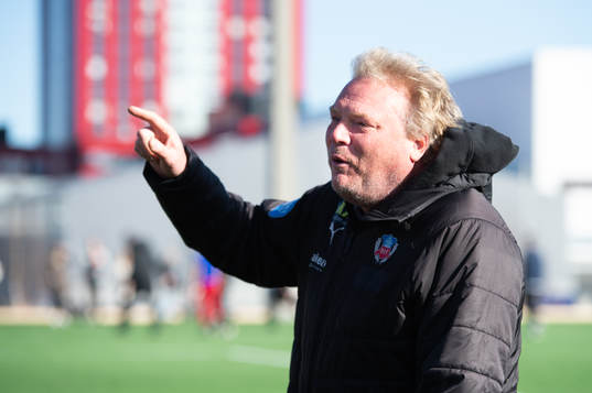 Helsingborgs tränare Jörgen Lennartsson jublar efter slutsignalen