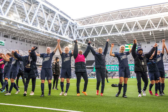 Eskilstunas spelare jublar