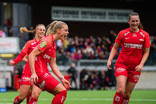 Svava Ros Gudmundsdottir of Brann celebrates