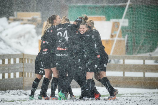 Umeås spelare jublar