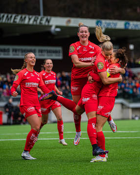 Svava Ros Gudmundsdottir of Brann celebrates with Tuva