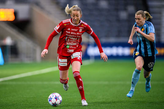 Piteås Cajsa Hedlund och Djurgårdens Sara Olai