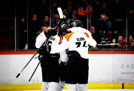 Brynäs Simon Bertilsson gör 0-2 och jublar