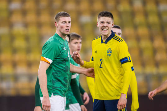 Mark McGuinness of Ireland and Emil Holm of Sweden
