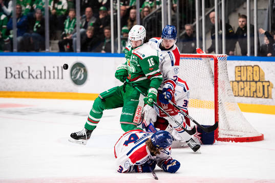 Rögles Dennis Everberg och Oskarshamns Emil Martinsen