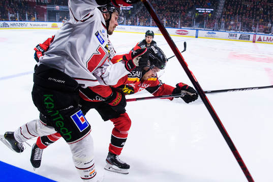 Örebros Emil Larsson och Luleås Juhani Tyrväinen