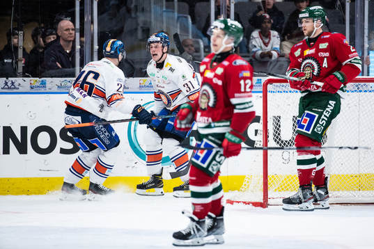 Växjös Olle Lycksell jublar