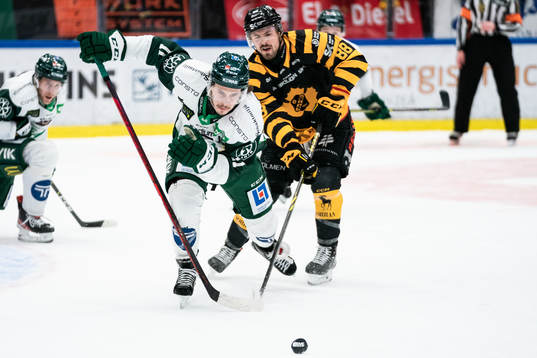 Färjestads Joakim Nygård och Skellefteås Jayce Hawryluk
