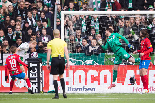 Hammarbys Gustav Ludwigson gör 1-0 för Hammarby bakom