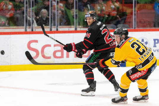 Örebros Jani Lajunen och Luleås Juhani Tyrväinen