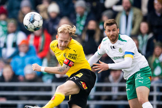 Colin Rösler of Lillestrøm and Julian Fletcher Dunn of HamKam