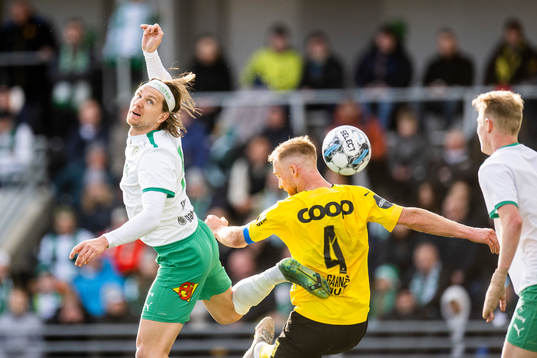 Jonas Enkerud of HamKam and Espen Bjørnsen Garnås of Lillestrøm