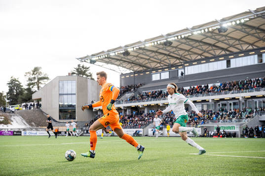 Goalkeeper Mads Hedenstad Christiansen of Lillestrøm and Jonas Enkerud of HamKam