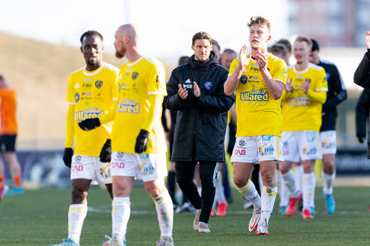 Falkenbergs Robin Hofsö jublar