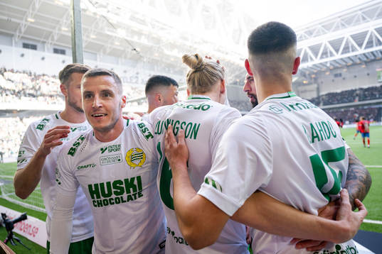 Hammarbys Jeppe Andrup Andersen och Gustav Ludwigson jublar efter 1-0