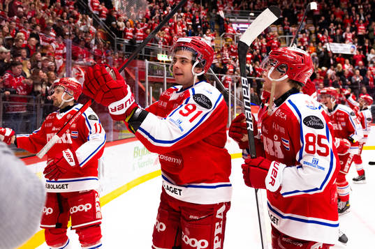 Timrås Viktor Lodin jublar