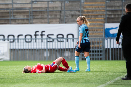 Örebros Jenna Hellstrom och Djurgårdens Tove Almqvist