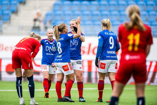 Rikke Bogetveit Nygard and Agnete Kristine Nielsen of Vålerenga celebrate the 2-0 goal