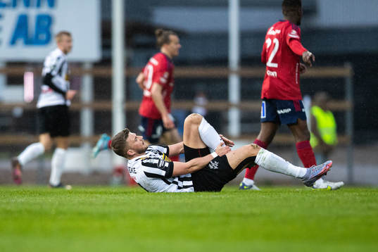 Landskronas Erik Pärsson har ont