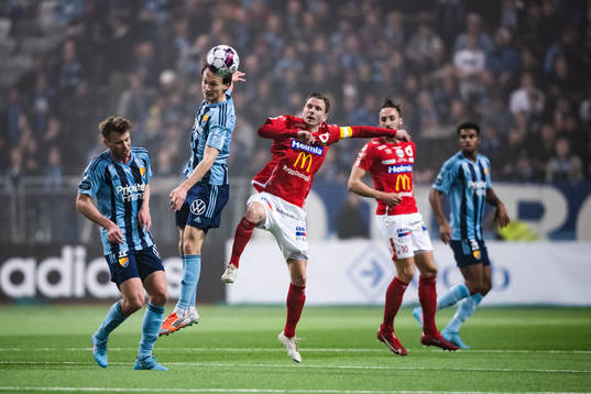 Djurgårdens Hjalmar Ekdal och Degerfors Johan Bertilsson