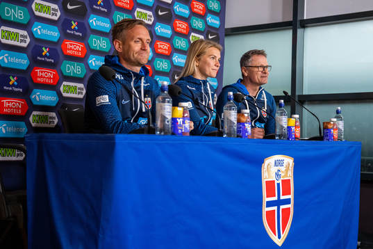 Martin Sjögren, head coach, Ada Hegerberg and Halvor Lea, press officer of the Norwegian women's national football team,