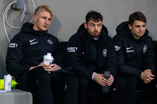 Landskronas Viktor Wihlstrand och fysioterapeut Sebastian