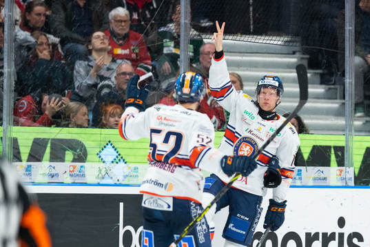 Växjös Richard Gynge jublar