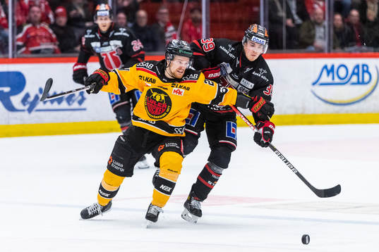 Luleås Brendan Shinnimin och Örebros Joel Mustonen