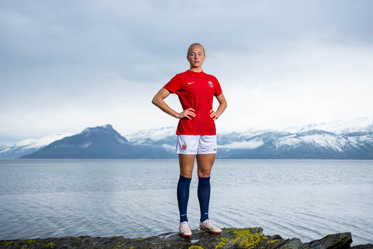 Bla gjennom flere bilder av Football, Norway, kit launch portraits