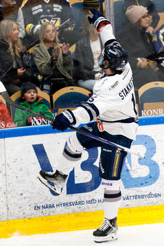 Karlskogas Åke Stakkestad jublar