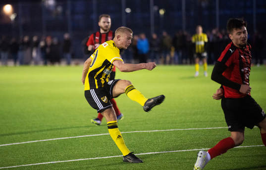 IFK Hässleholms Olle Kjellman Olblad gör 4-0 i matchen i div. 2 Södra Götaland mellan Eslövs BK och IFK Hässleholm  i Eslöv 8 april 2022.